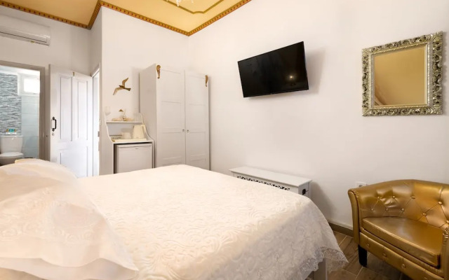Marikas Deluxe Rooms