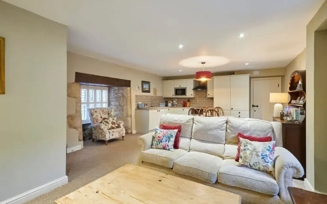 Host Stay The Byre