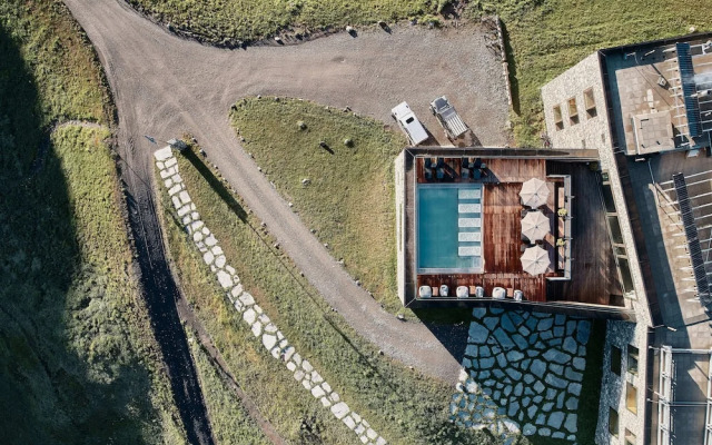 Chetzeron Hotel