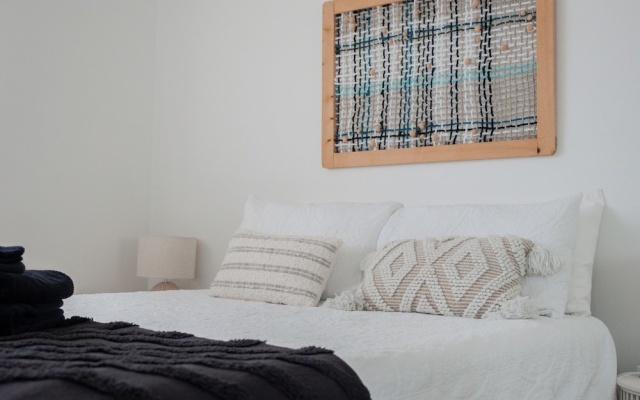 The Whitehouse Denham – Guest Rooms – Denham