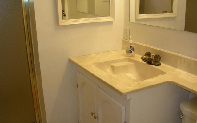 Airport Bed & Breakfast Victoria BC