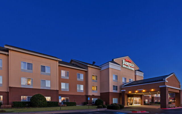 Fairfield Inn & Suites by Marriott Rogers