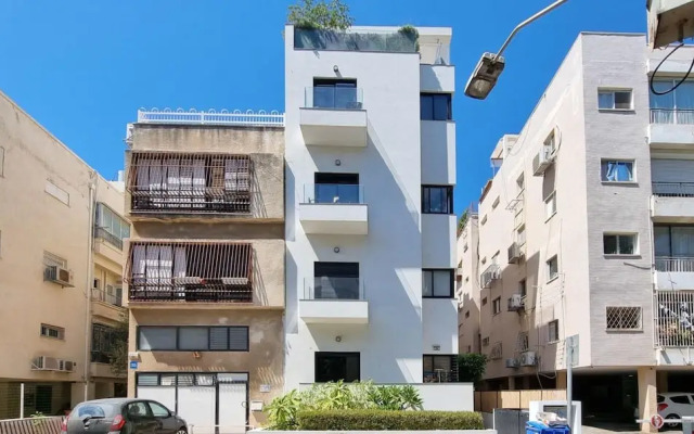 Rupin Nacre in Tel Aviv-yafo