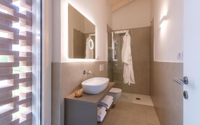 Pareus Beach Resort