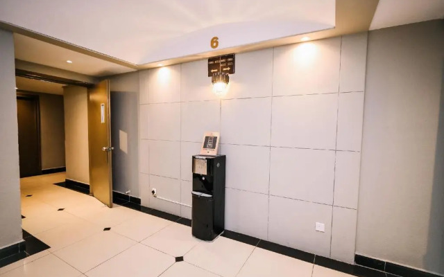 Отель Kingston 6 @ Changkat Bukit Bintang