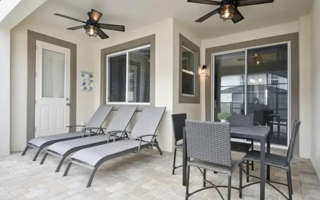 1600cpc 4 Bedroom Townhouse by RedAwning