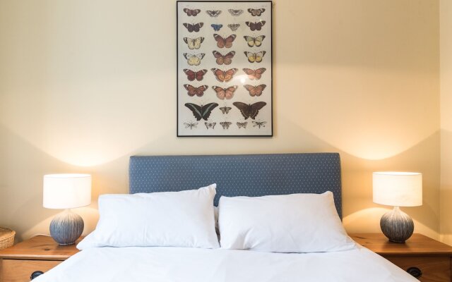 A Place Like Home - 2 Bedroom Apartment in Chelsea