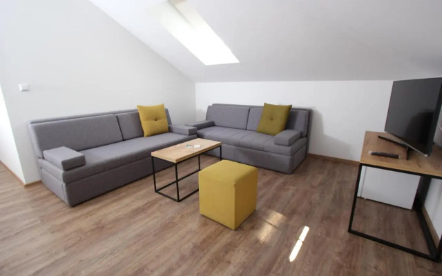 Riverside Residence