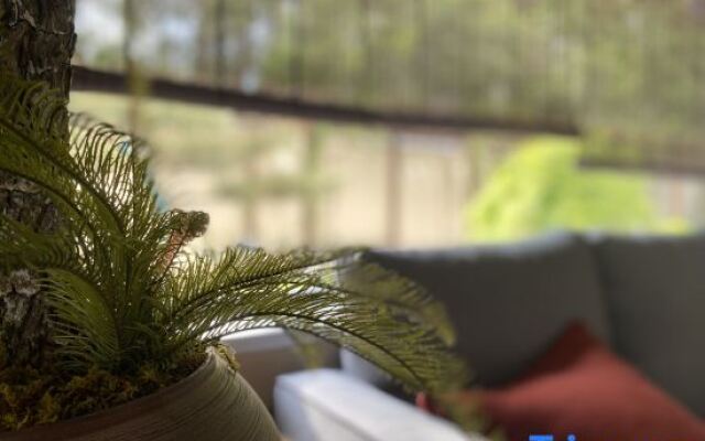 Qianna Hotel (Zhengzhou Erqi Square Dennis David City)