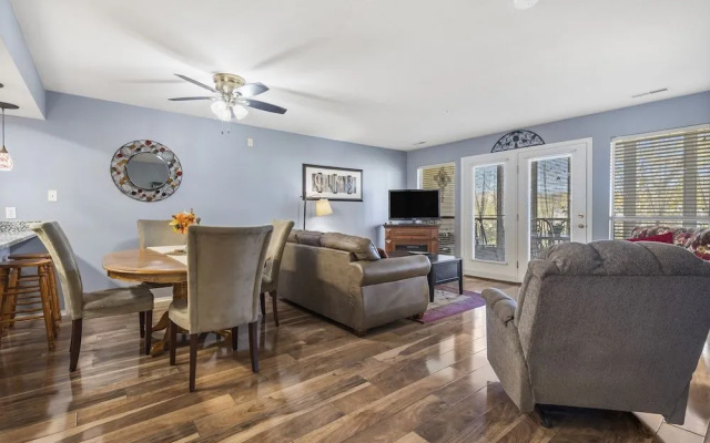 Sunroom Serenity - Community Pool