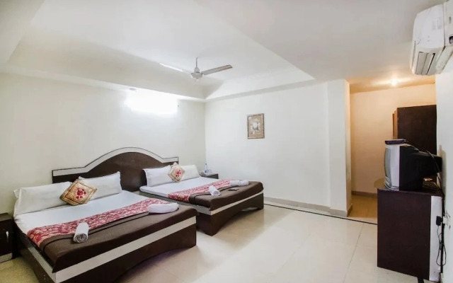 OYO Flagship 49255 Hotel New Simran Palace