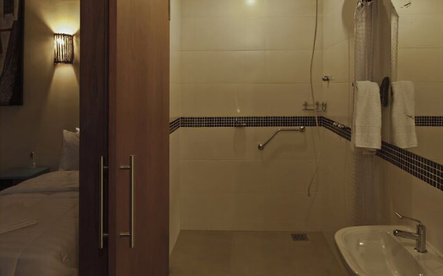 Porto Charitas Sailing Guest House