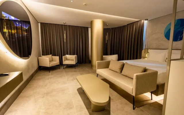 Four Hills Hotel