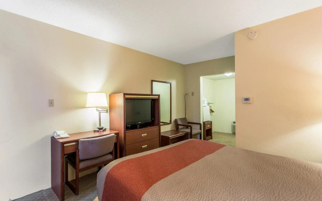 Motel 6 Butte, MT - Historic City Center