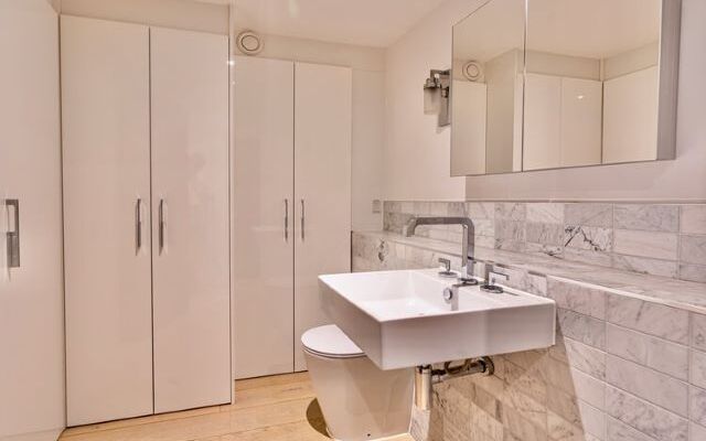 Lincolns Inn Apartments, London