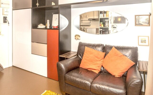 Studio in Paris, With Wonderful City View and Wifi