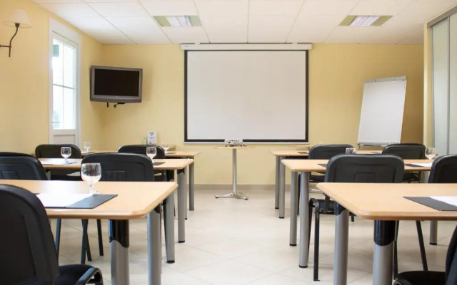 Brit Hotel Chateaudun