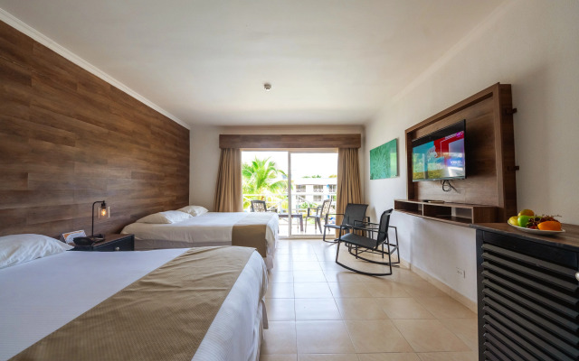 Playa Blanca Beach Resort - All Inclusive