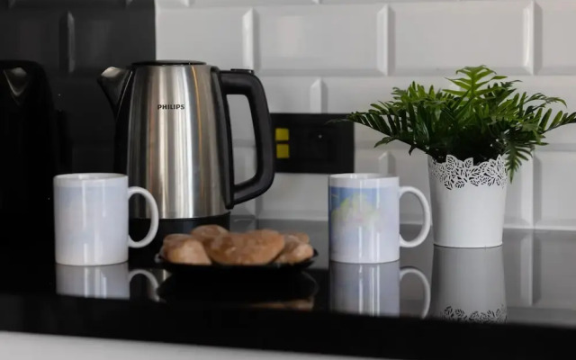 Warsaw Riverside Apartment by Renters