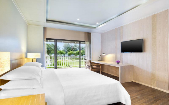 Dusit Thani Krabi Beach Resort Hotel - photo 3