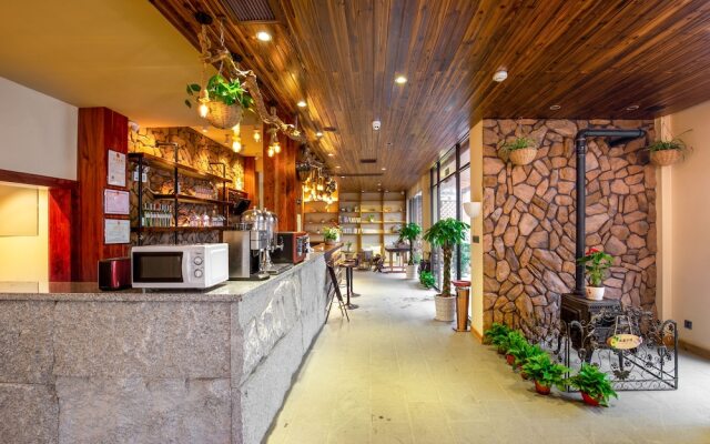 Oriental Platonic Inn