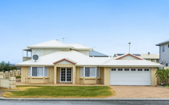 The Oversea'r - Luxury at its Best