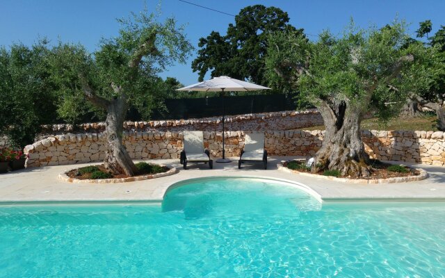 Almapetra Trulli Resort