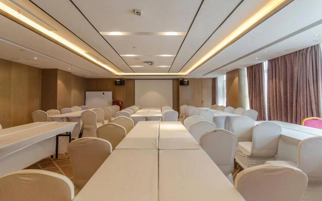 Lens International Hotel