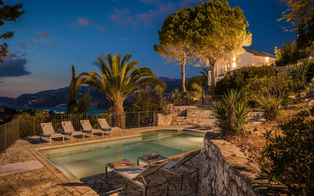 360° Luxury Residences