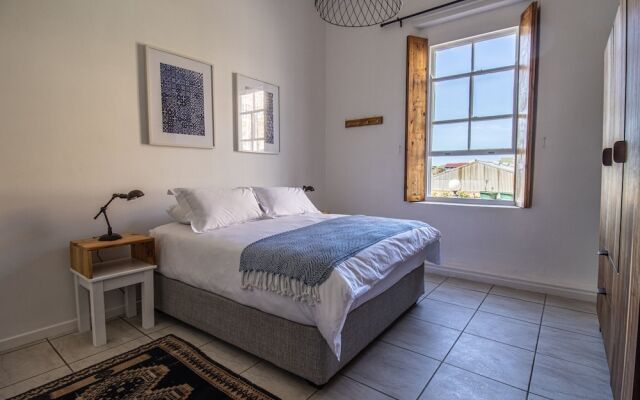 Searle's Manor - Apt 13