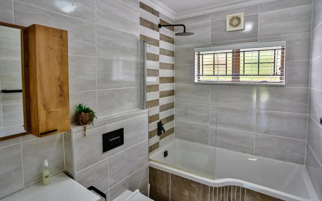 49 LaPirogue - Families only