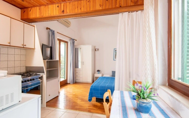 Sugor - 70 m From sea - Plavi-sa2