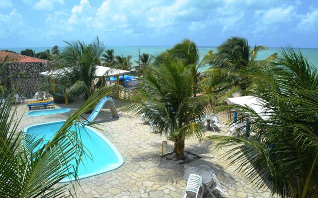 Jacuma's Lodge Hotel