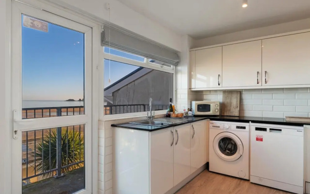 Sea View Apartment - Sea Front Apartment With Views