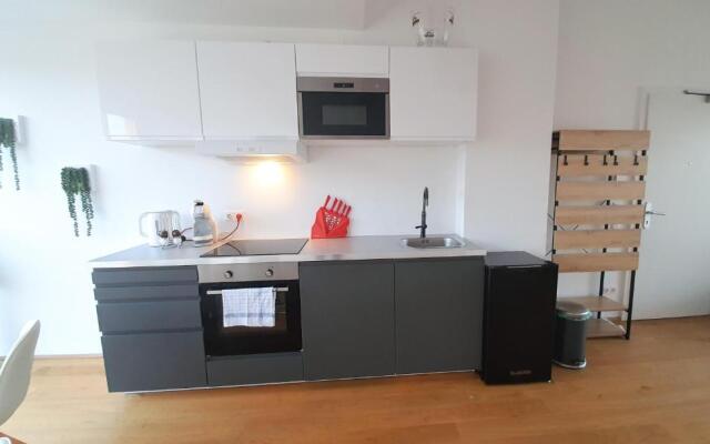 Rooftop Terrace, free garage parking and Pool!