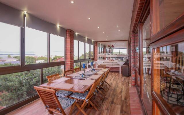 White Shark Guest House