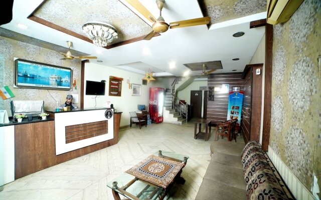 Hotel Holiday Comfort - 800 mts from Jallianwala Bagh, Amritsar