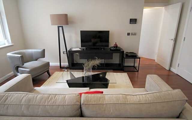 One Bedroom Serviced Apartment in Holborn, Chancery Lane