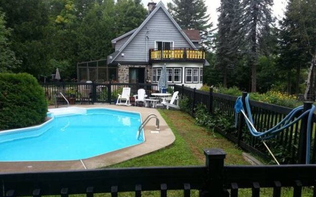 Auberge Bonne Nuit-Bonjour Bed & Breakfast