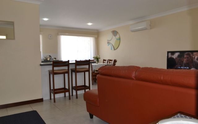 Dolphin Lodge