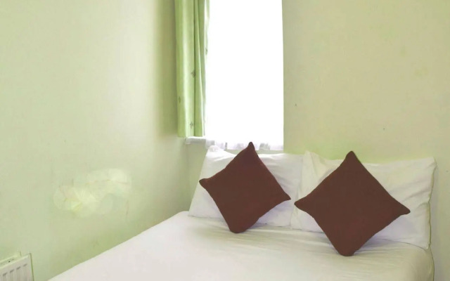 Queens Drive Hotel