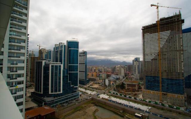 Leo Group Luxury Apartment 18-28 Alliance Palace