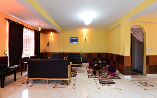 OYO 14257 Home Pleasant Family Studio at Prini