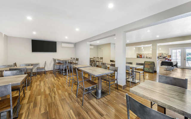 Best Western Plus Ontario Airport & Convention Center