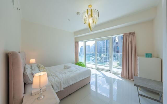 Tanin - Luxury Waterfront Apt with Stunning Marina Views