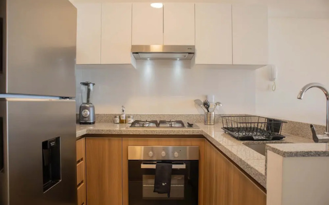 w Beautiful 3BR w Balcony in San Isidro