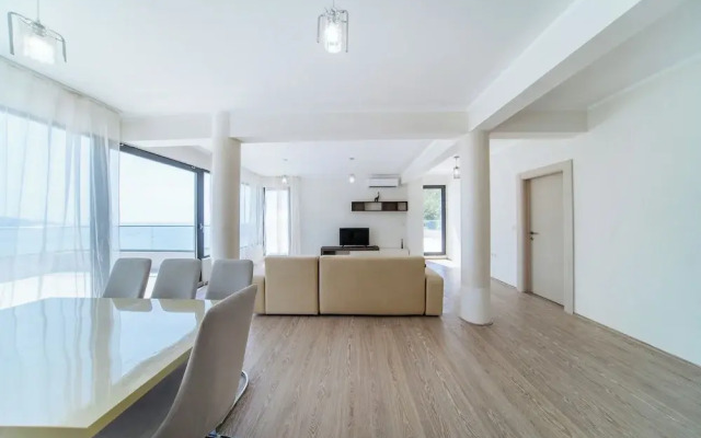 Budva Gate Penthouse