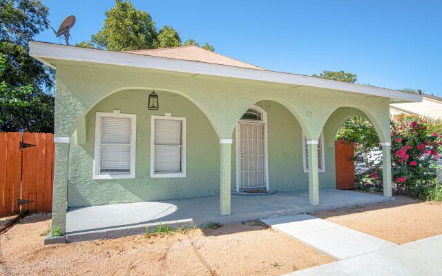 3 Br/1 BA Remodeled Home Near Downtown