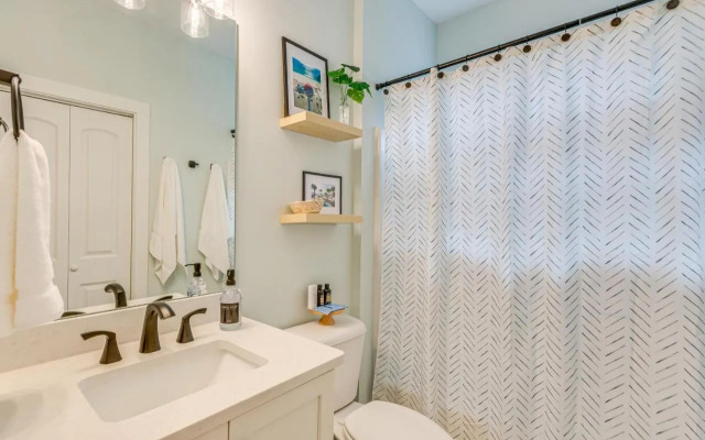 1 Mi to Dtwn: Pet-friendly Pensacola Getaway!