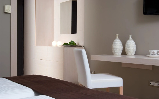 Sea View Cityscape Hotel